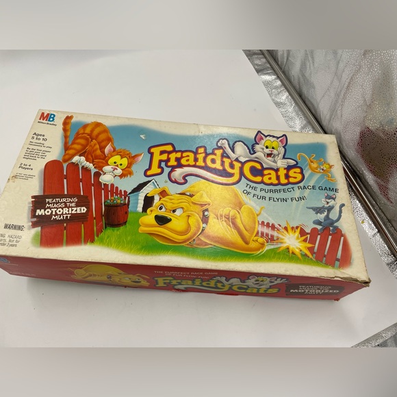Fraidy Cats 1994 Milton Bradley Board Game Complete VTG - Picture 1 of 12